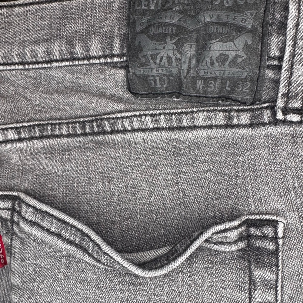 Levi’s 511 Slim Fit Gray Jeans W36 L32 Faded Wash Water<Less - Picture 6 of 7